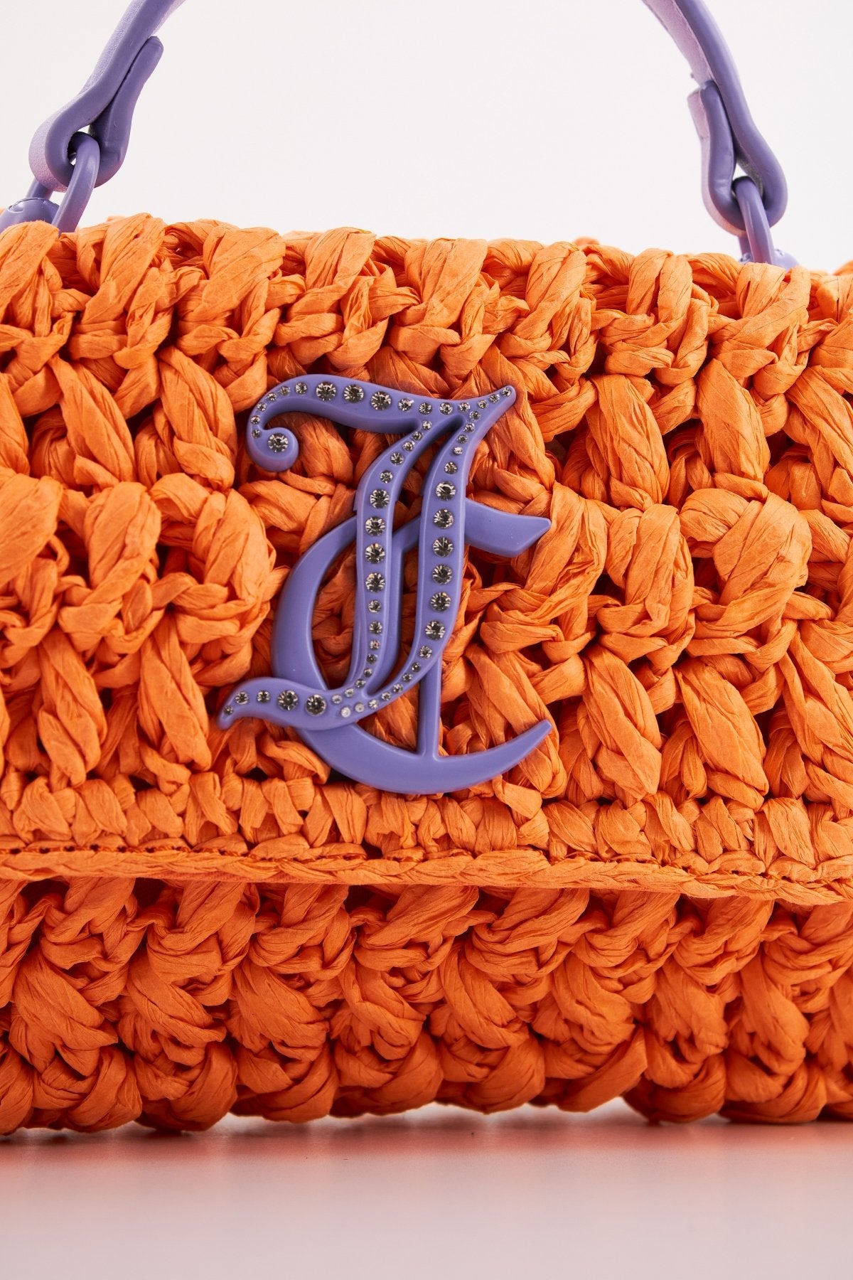 JUICY COUTURE JODIE STRAW FLAP BA en color NARANJA  (4)