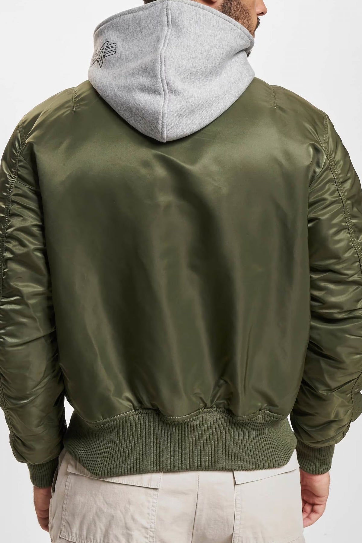 ALPHA INDUSTRIES MA- D-TEC en color VERDE  (2)