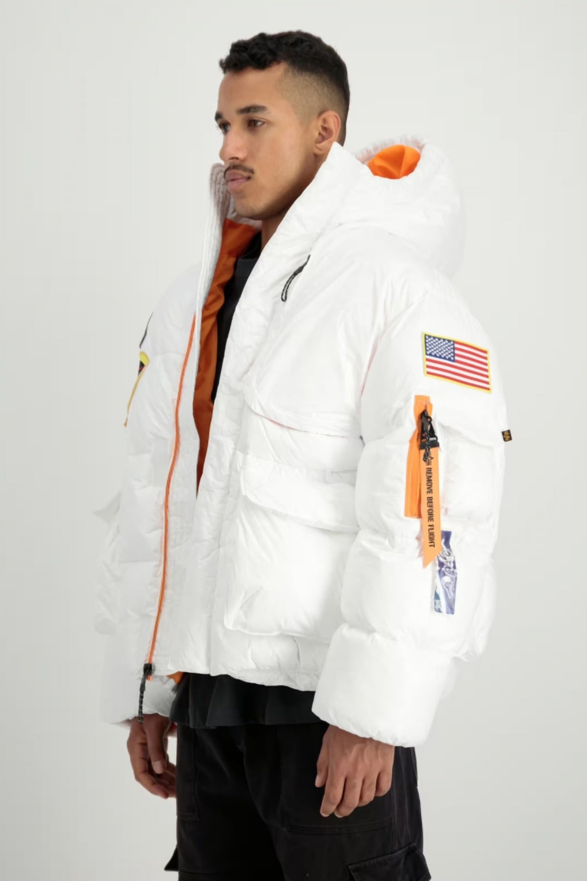 ALPHA INDUSTRIES NASA PUFFER ARTEMIS en color BLANCO  (3)