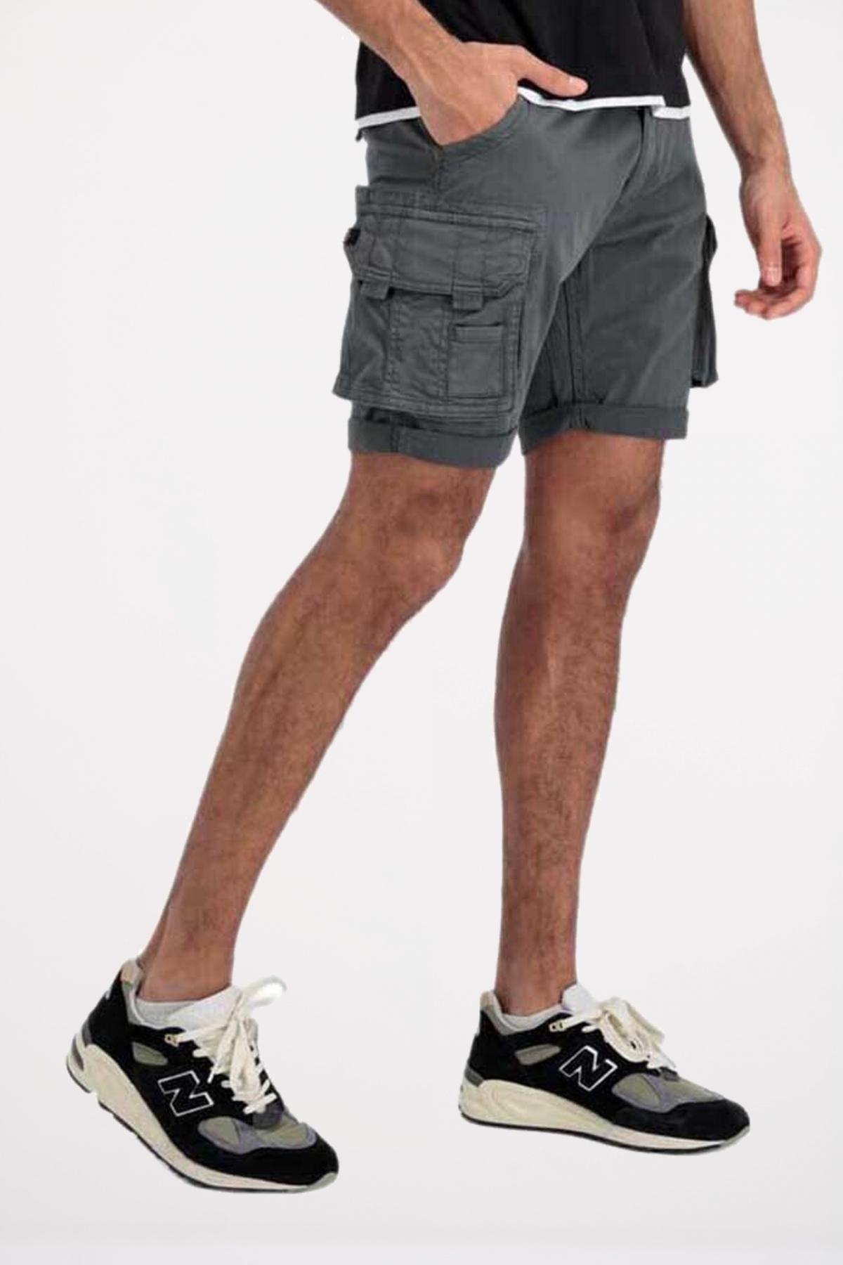 ALPHA INDUSTRIES CREW SHORT en color GRIS  (2)