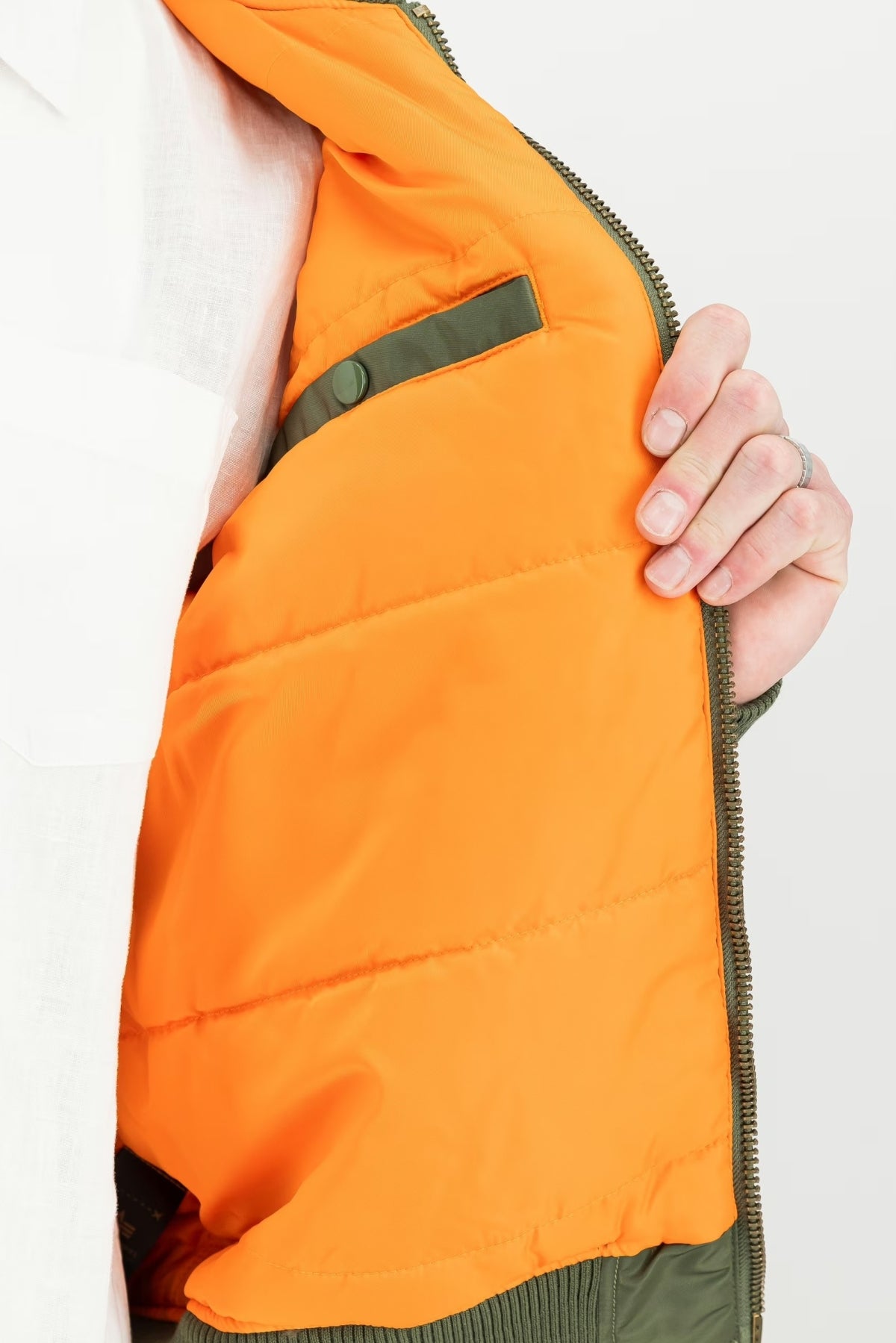ALPHA INDUSTRIES THE MA- VF  BOMBER JACKET en color VERDE  (3)