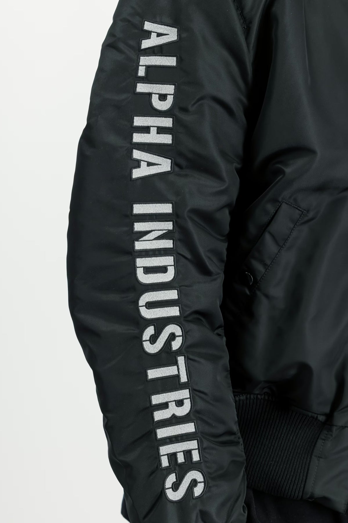 ALPHA INDUSTRIES MA- D-TEC SE BOMBER JACKET en color NEGRO  (6)