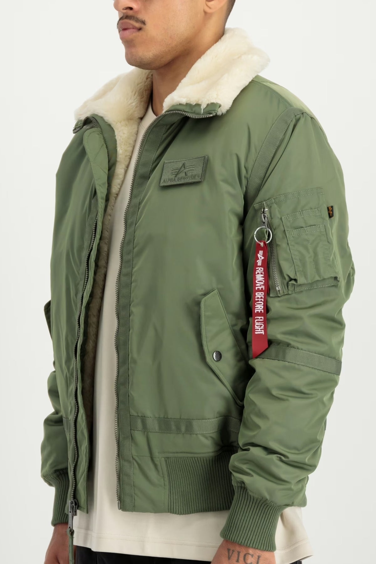 ALPHA INDUSTRIES THE B- III TT BOMBER JACKET en color VERDE  (3)