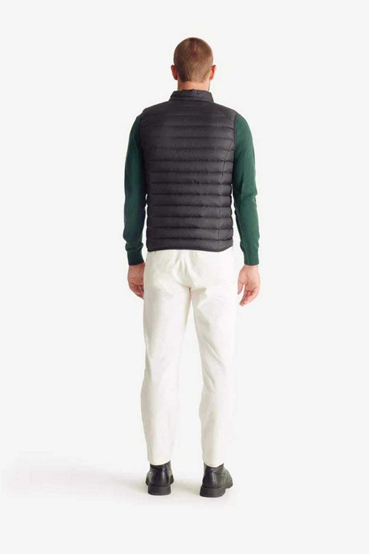 JOTT TOM NOOS en color NEGRO  (3)