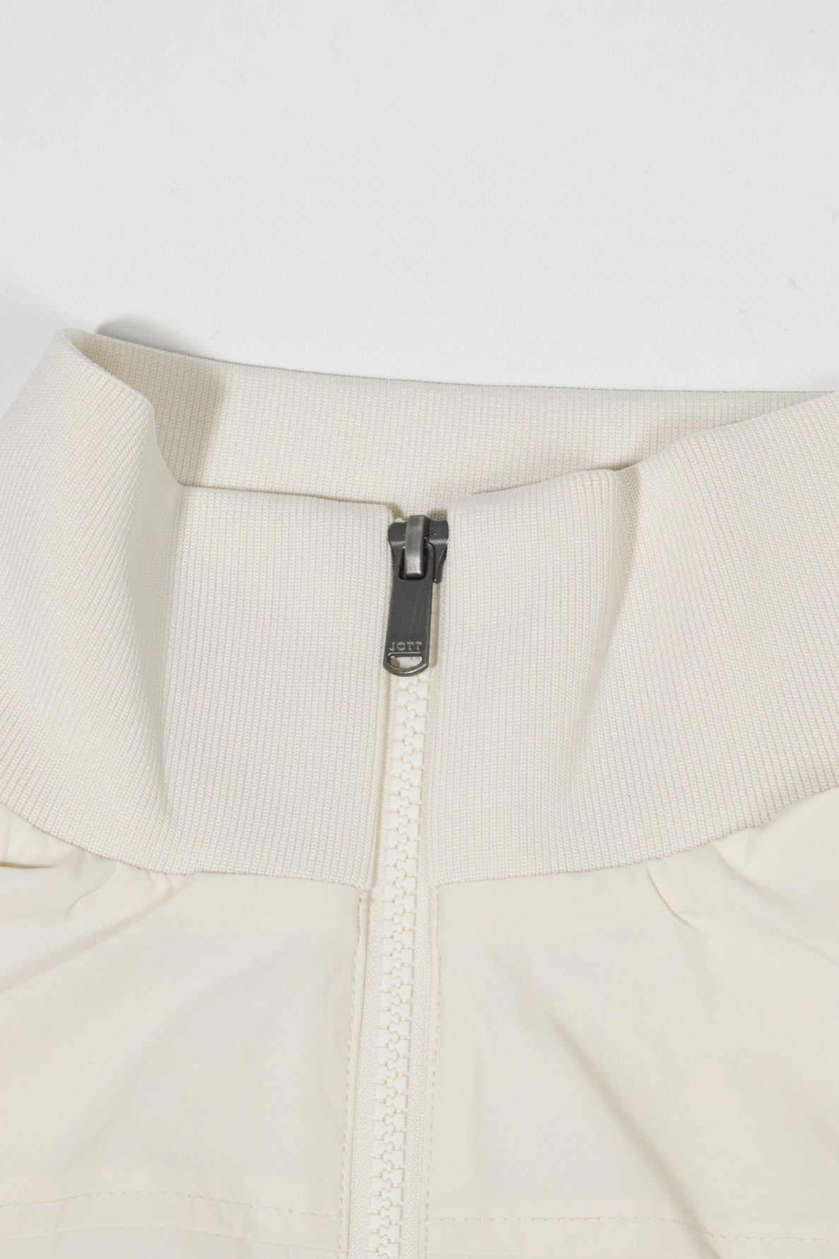 JOTT  JAKARTA  en color BLANCO  (3)