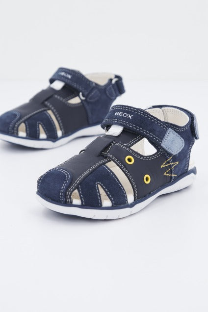 GEOX  B SANDAL DELHI BOY B en color AZUL  (2)