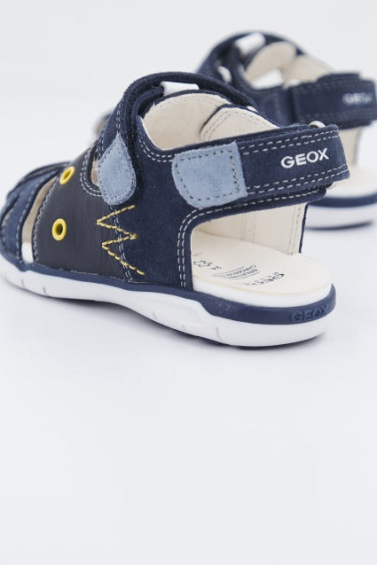 GEOX  B SANDAL DELHI BOY B en color AZUL  (3)