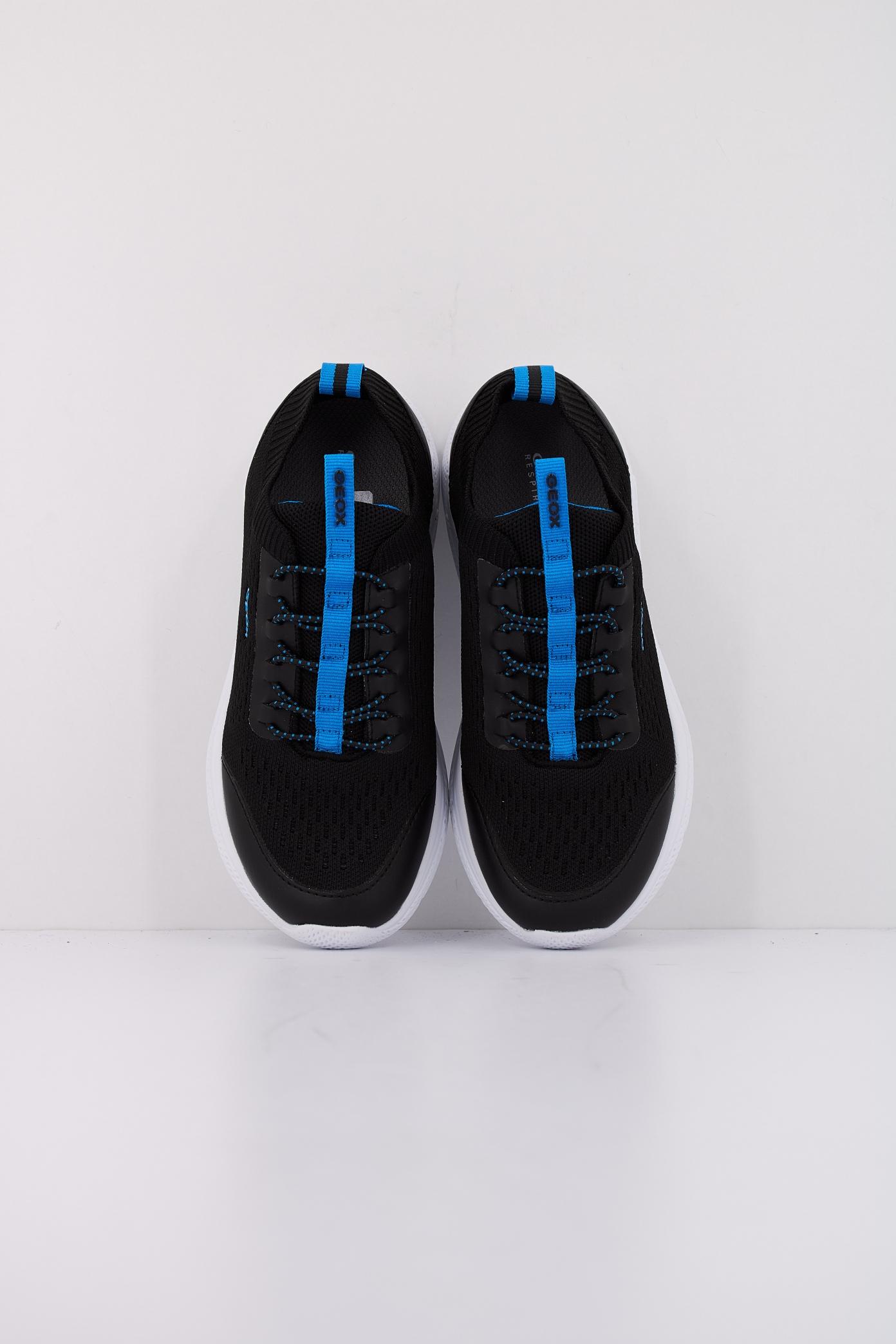 GEOX  J SPRINTYE BOY  en color NEGRO  (3)