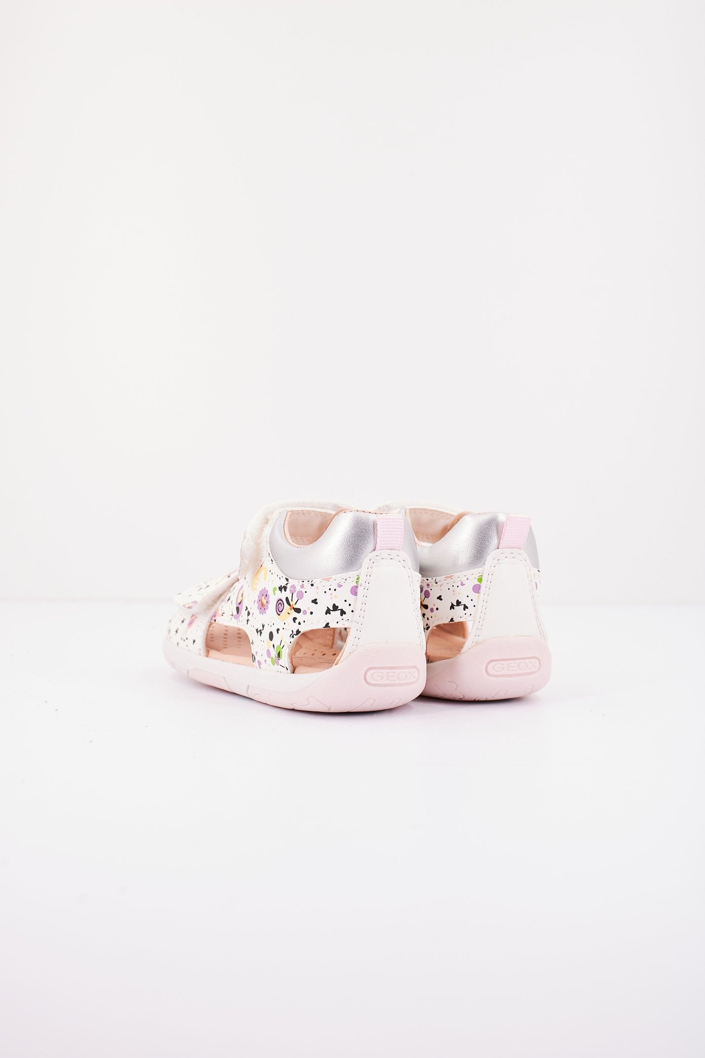GEOX B SANDAL TAPUZ GIRL en color BLANCO  (3)