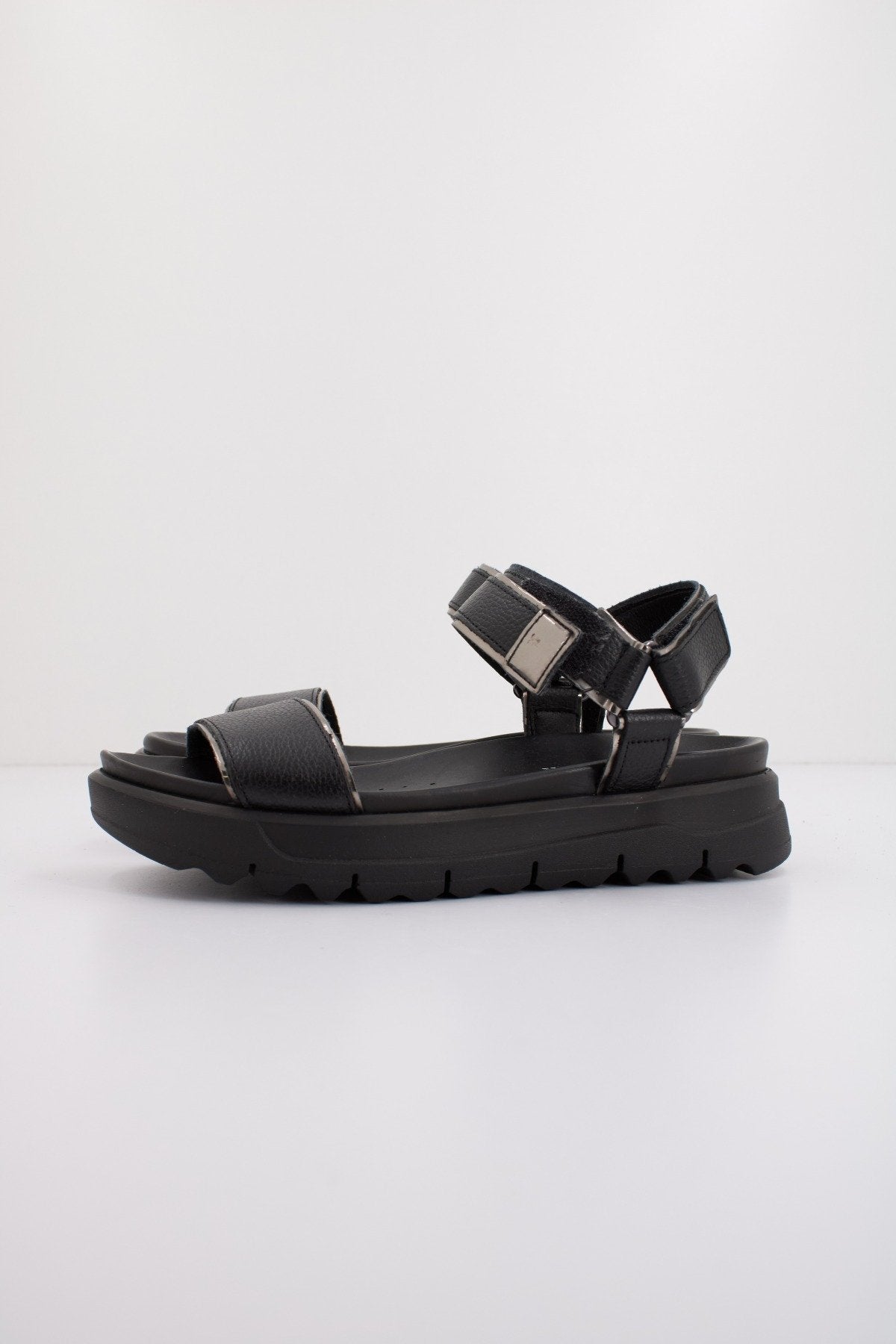 GEOX XAND  en color NEGRO  (1)