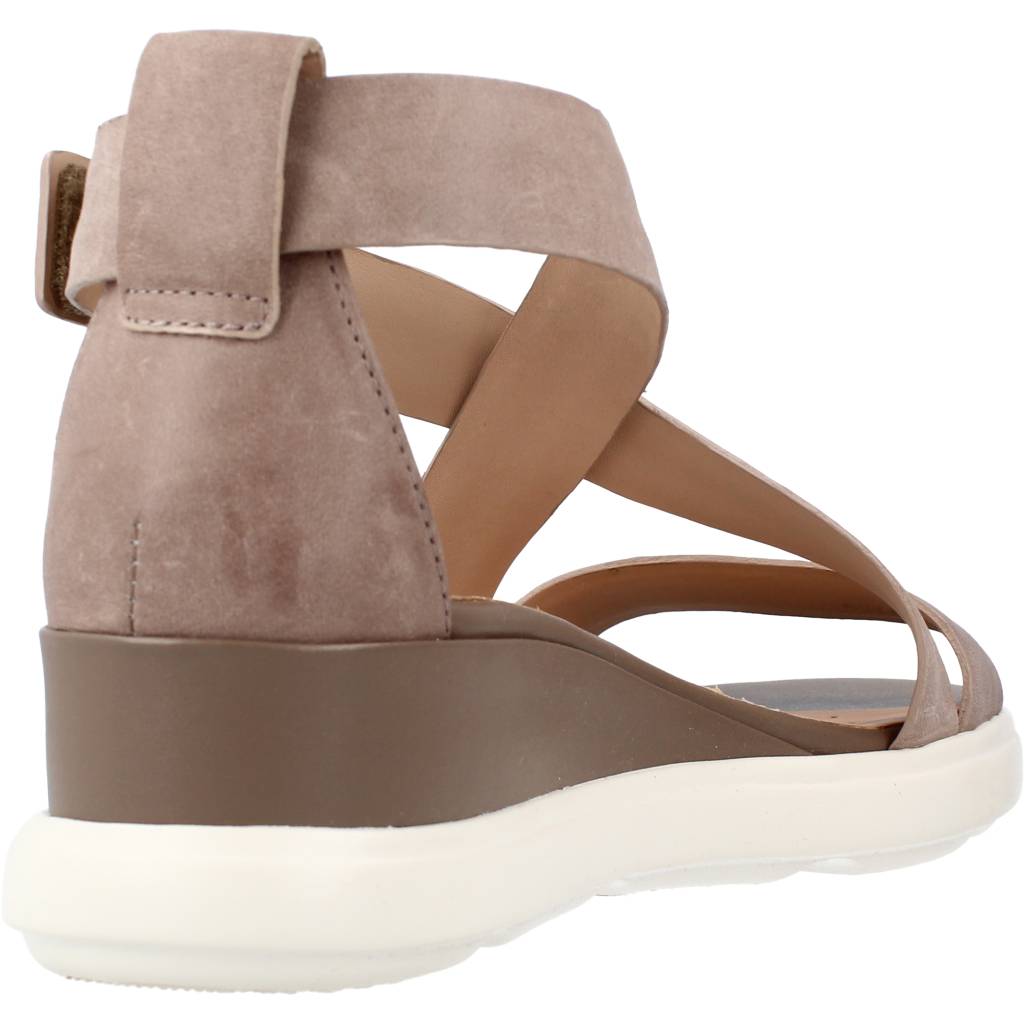 GEOX D PISA F en color MARRON  (3)