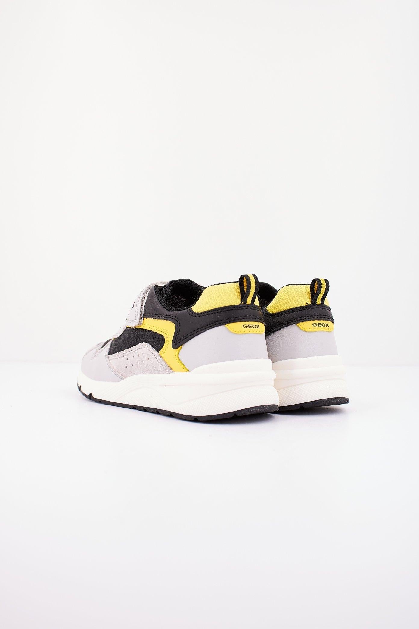 GEOX J ROONER BOY en color GRIS  (3)