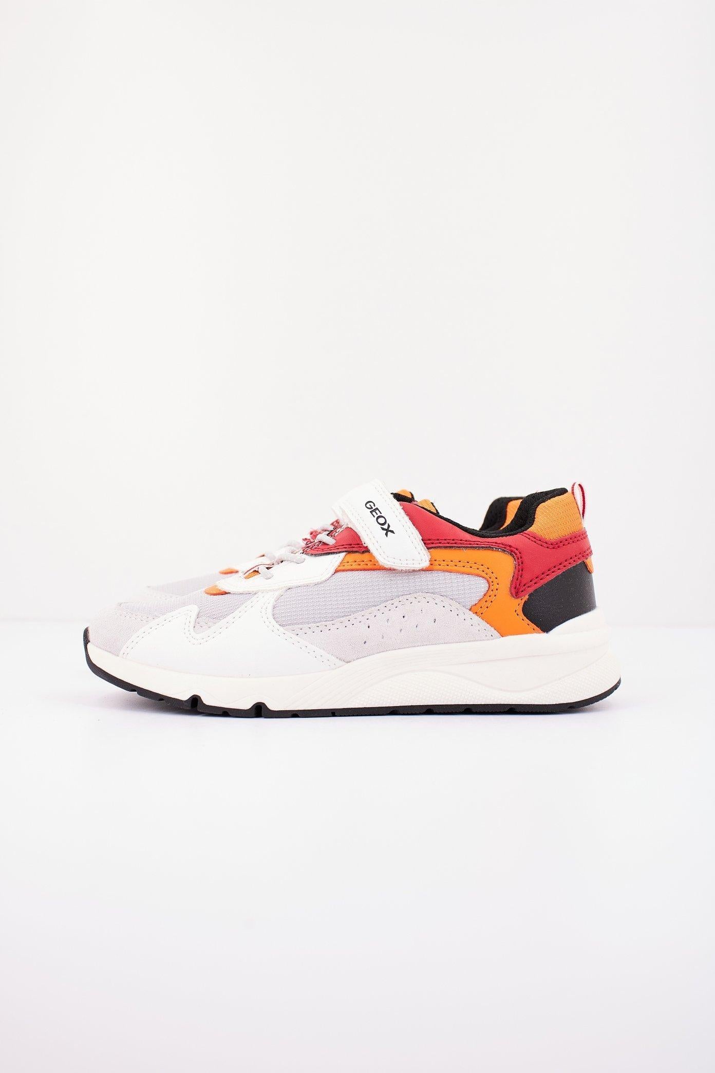 GEOX J ROONER BOY en color GRIS  (1)