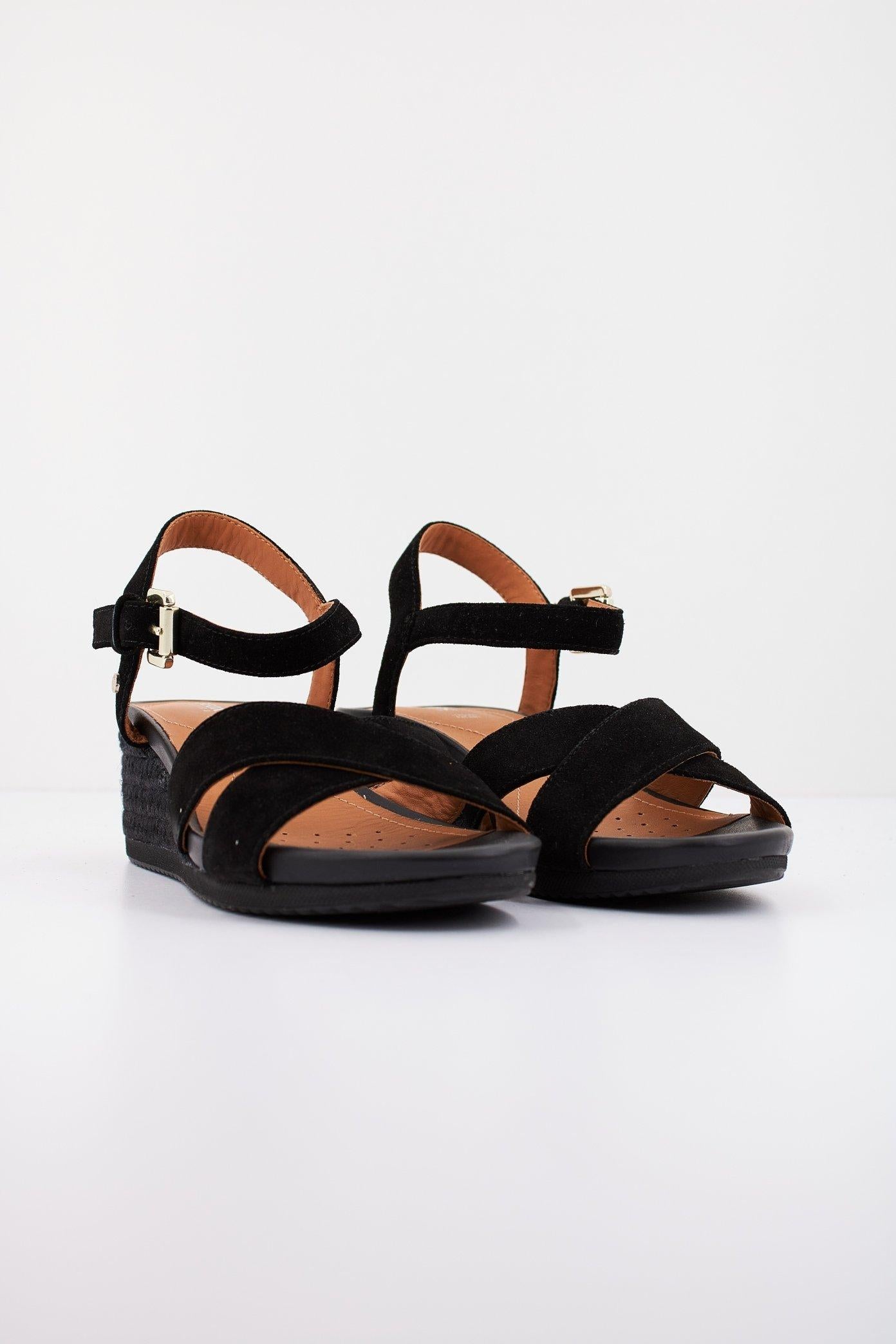 GEOX D ISCHIA CORDA en color NEGRO  (2)