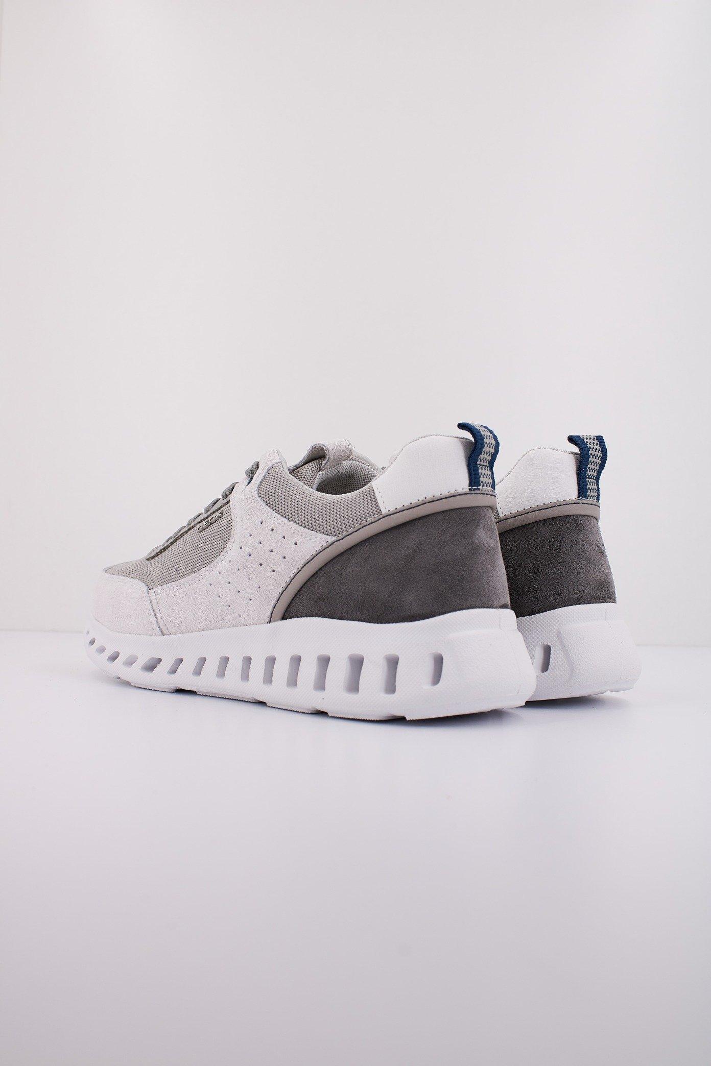 GEOX  U OUTSTREAM en color GRIS  (3)
