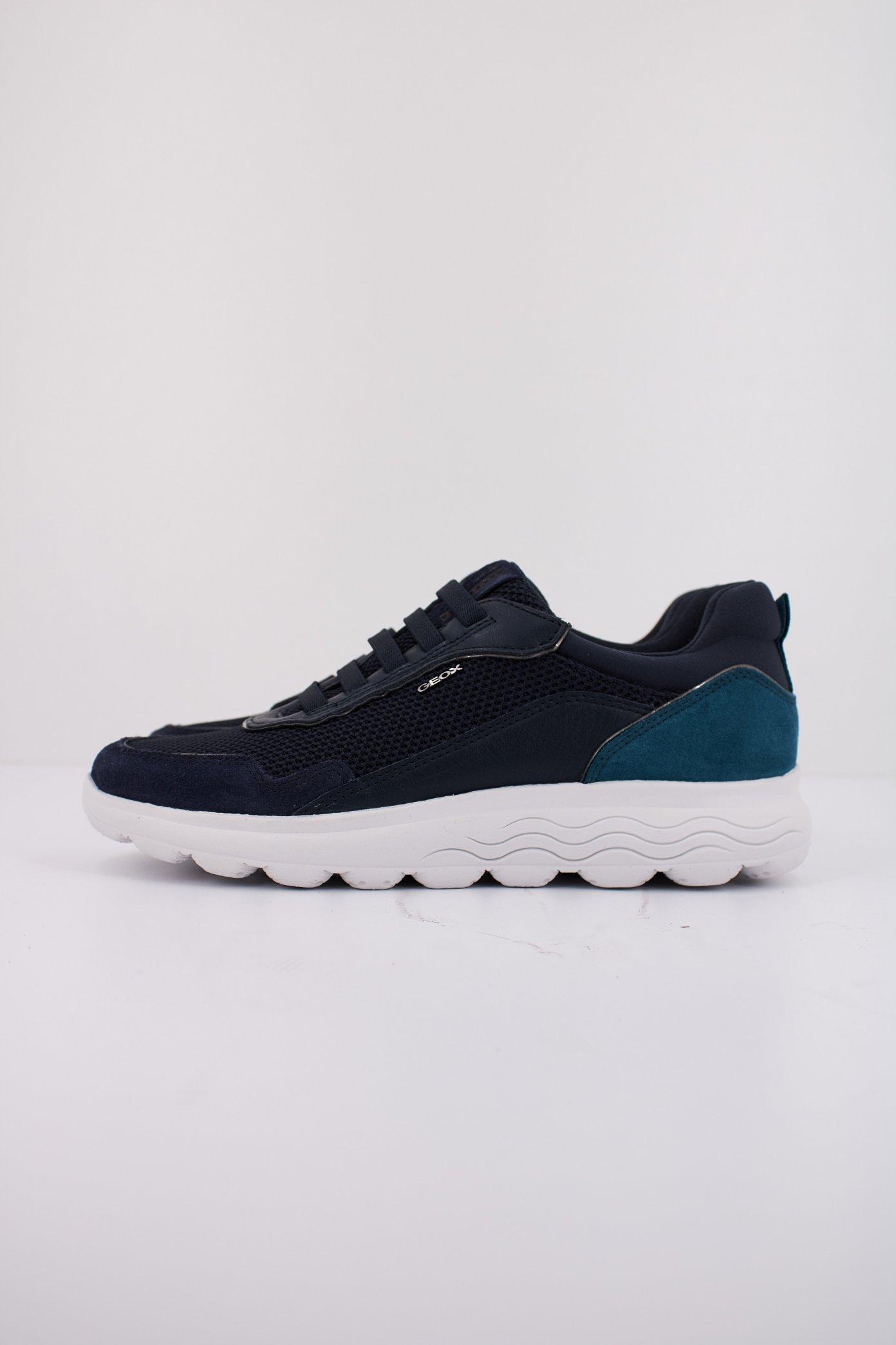 GEOX D SPHERICA en color AZUL  (1)