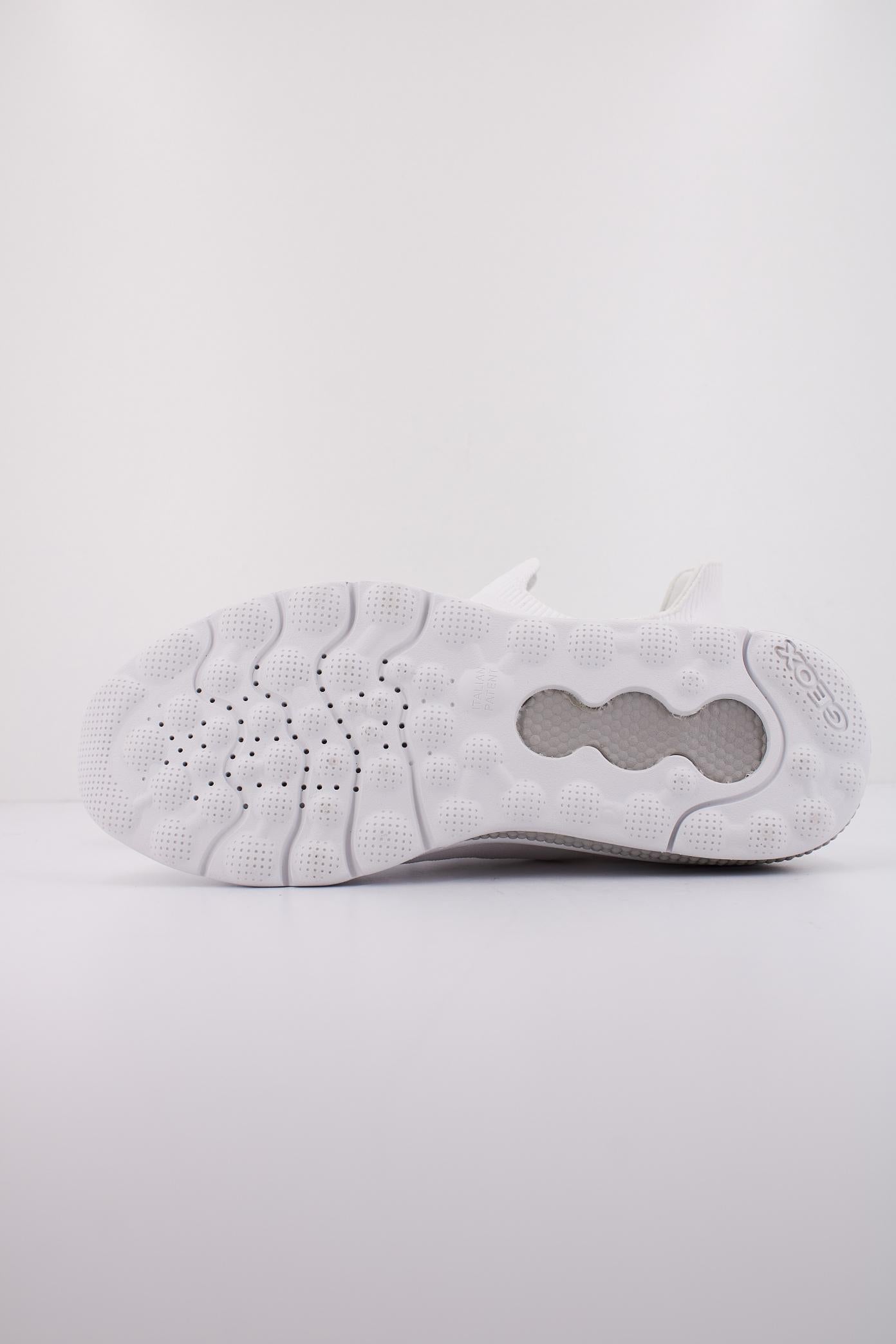 GEOX U SPHERICA ACTIF en color BLANCO  (5)