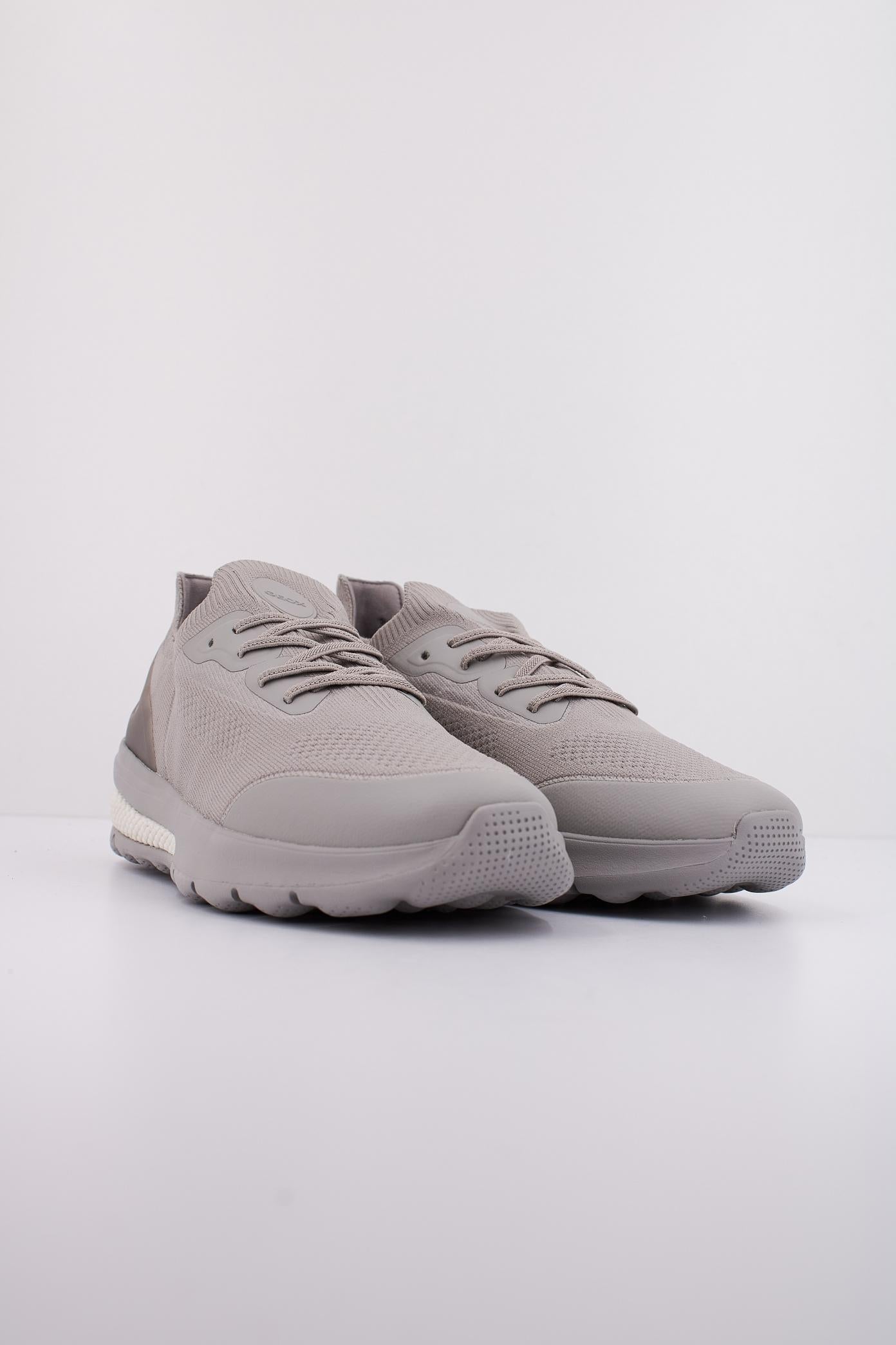 GEOX  U SPHERICA ACTIF A en color GRIS  (2)