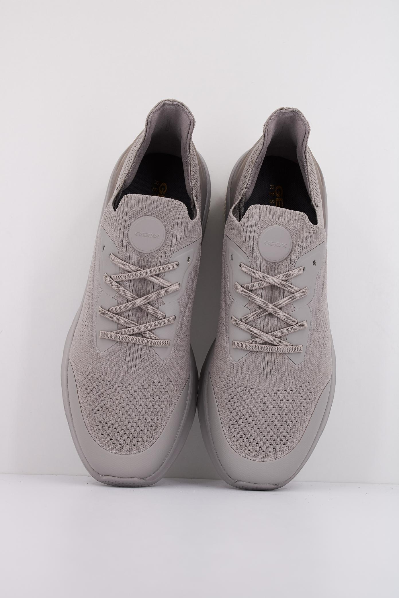 GEOX  U SPHERICA ACTIF A en color GRIS  (3)