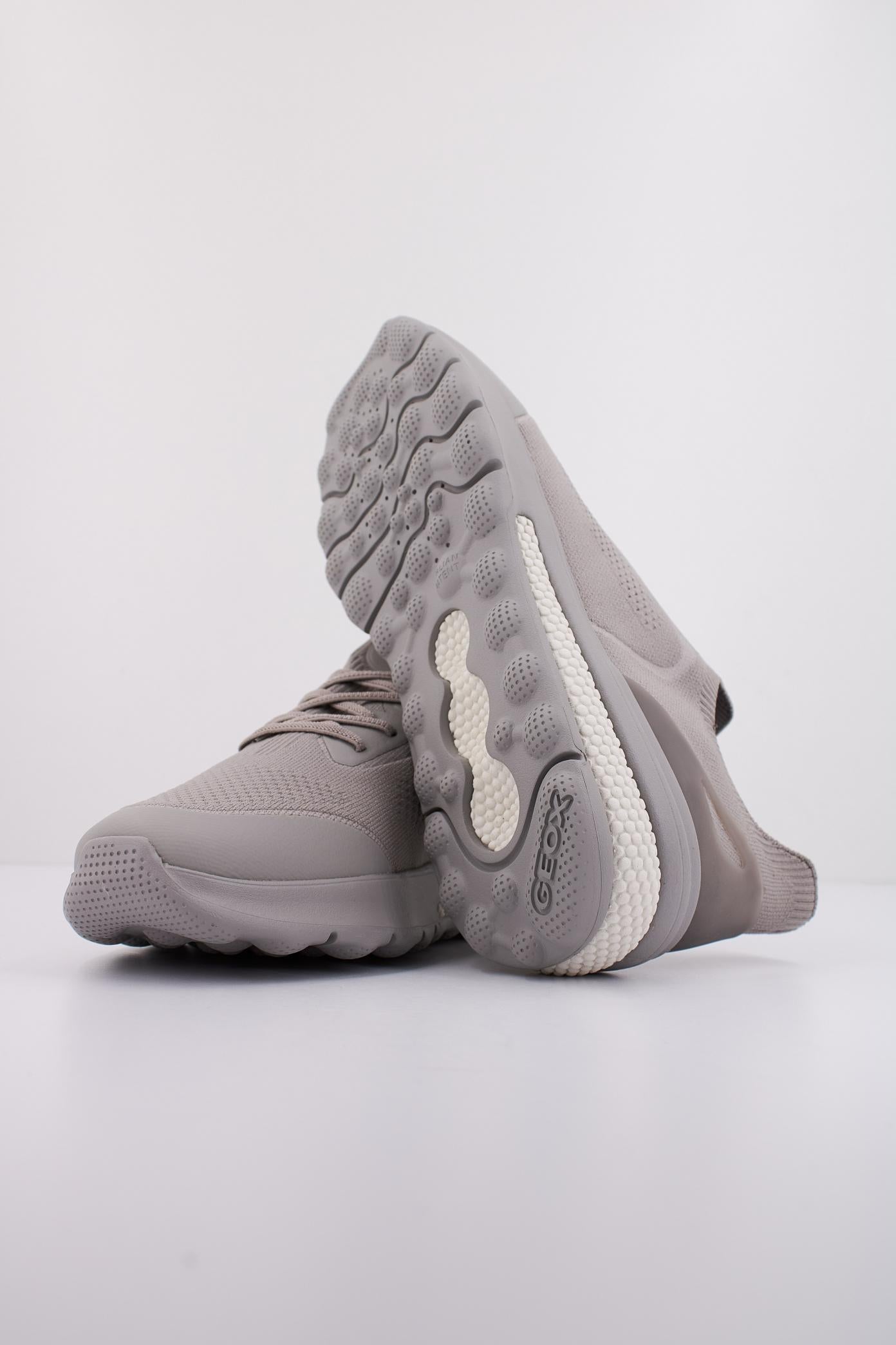 GEOX  U SPHERICA ACTIF A en color GRIS  (5)