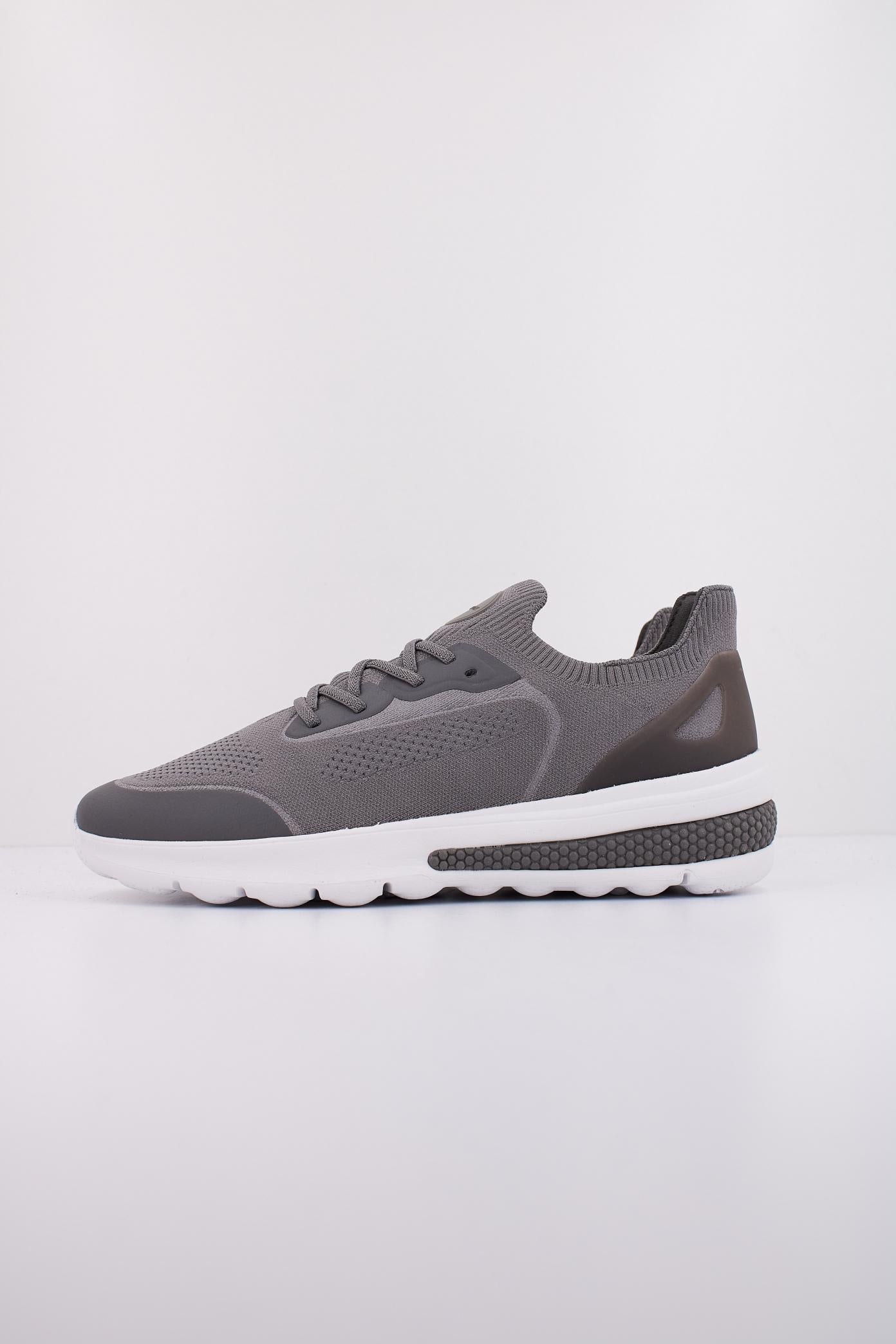 GEOX  U SPHERICA ACTIF en color GRIS  (1)