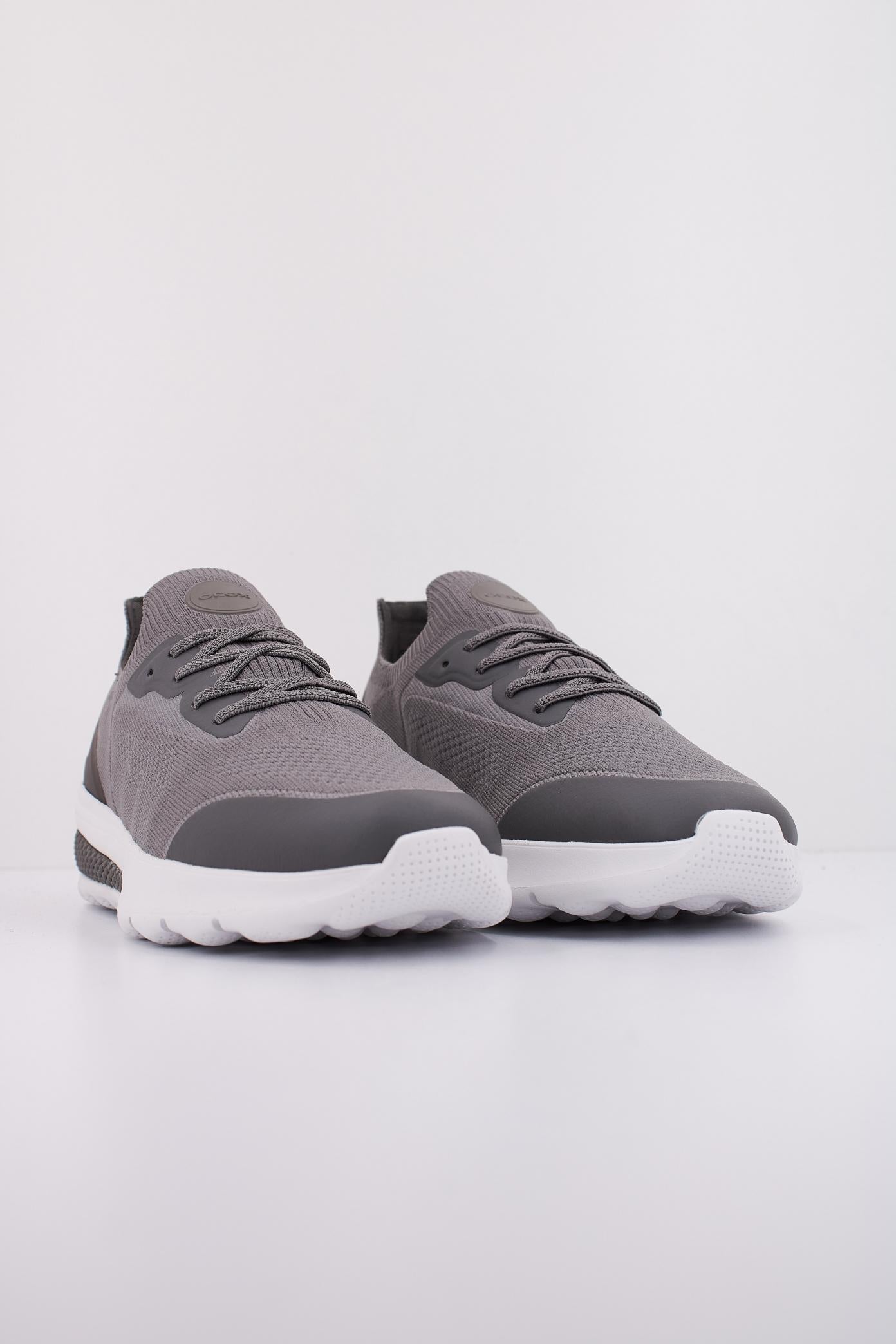 GEOX  U SPHERICA ACTIF en color GRIS  (2)