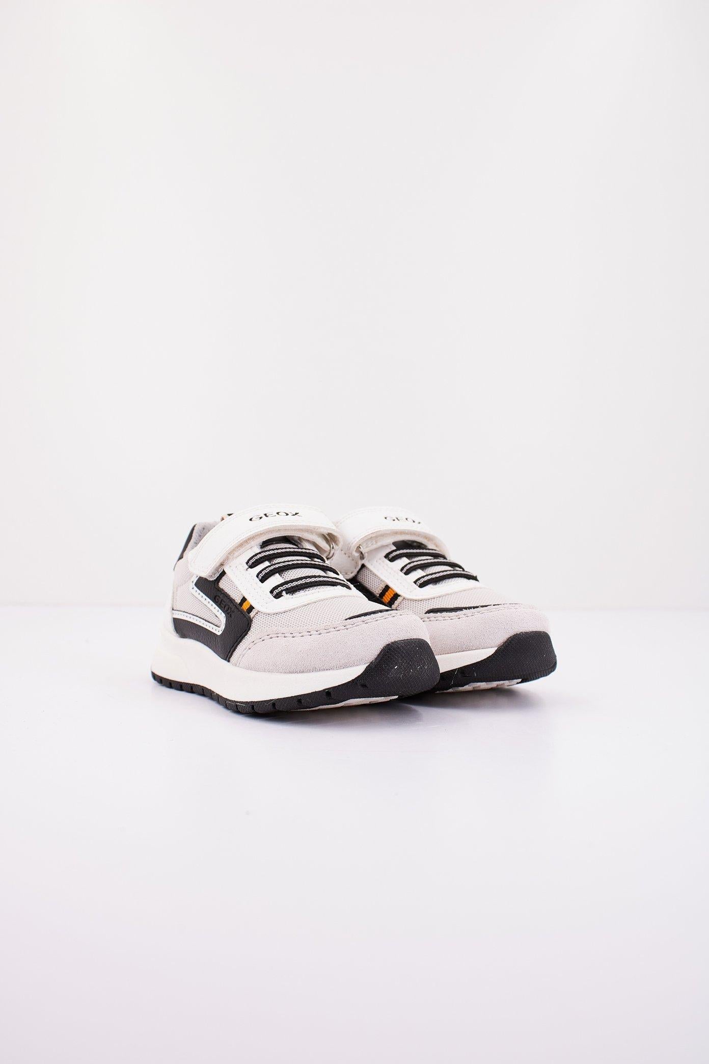 GEOX  J BRIEZEE BOY B en color BLANCO  (2)