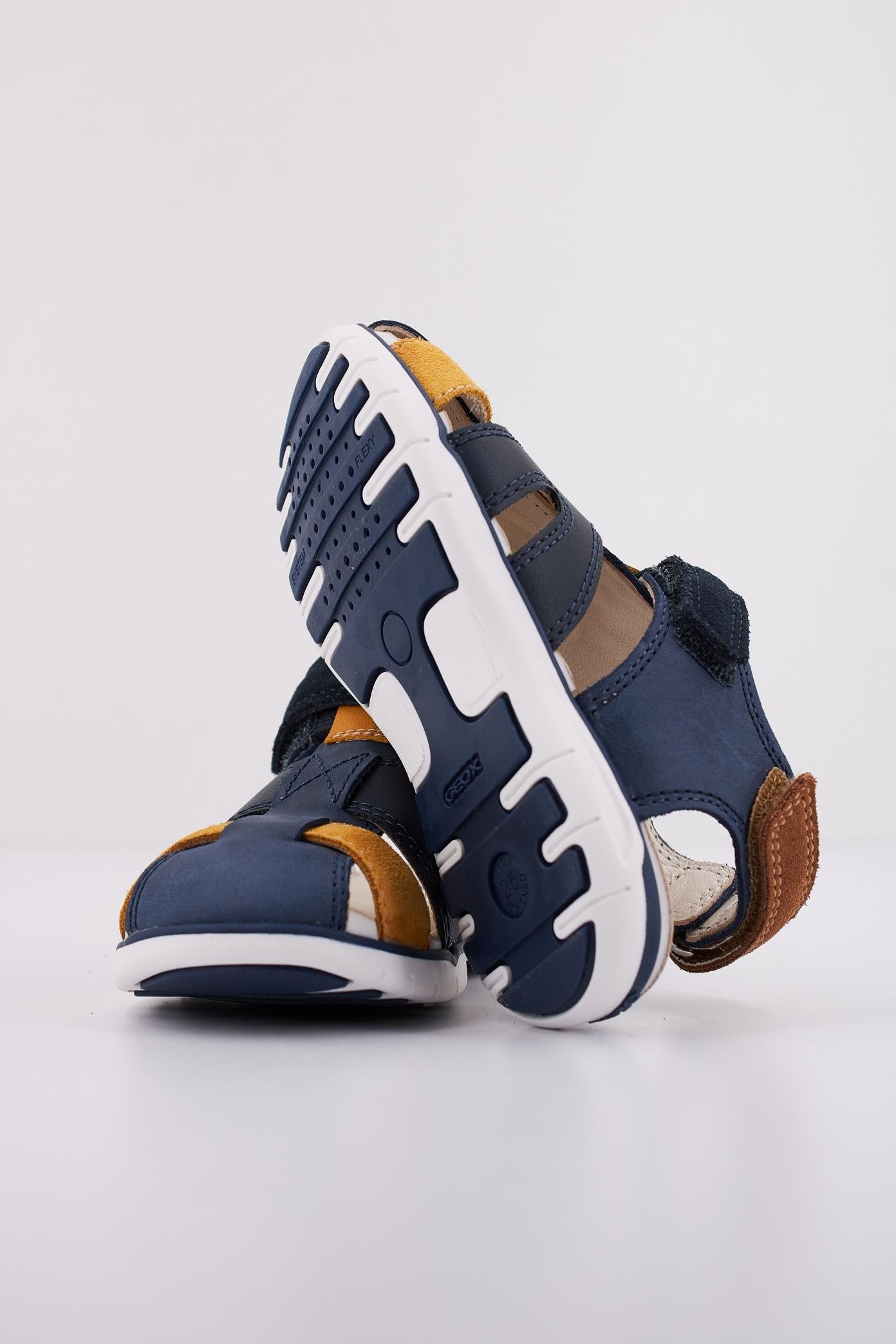 GEOX  B SANDAL DELHI BOY A en color AZUL  (5)