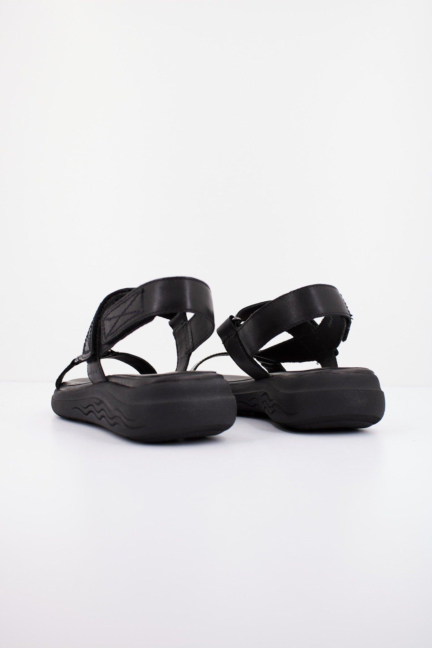 GEOX D SPHERICA ECW en color NEGRO  (3)