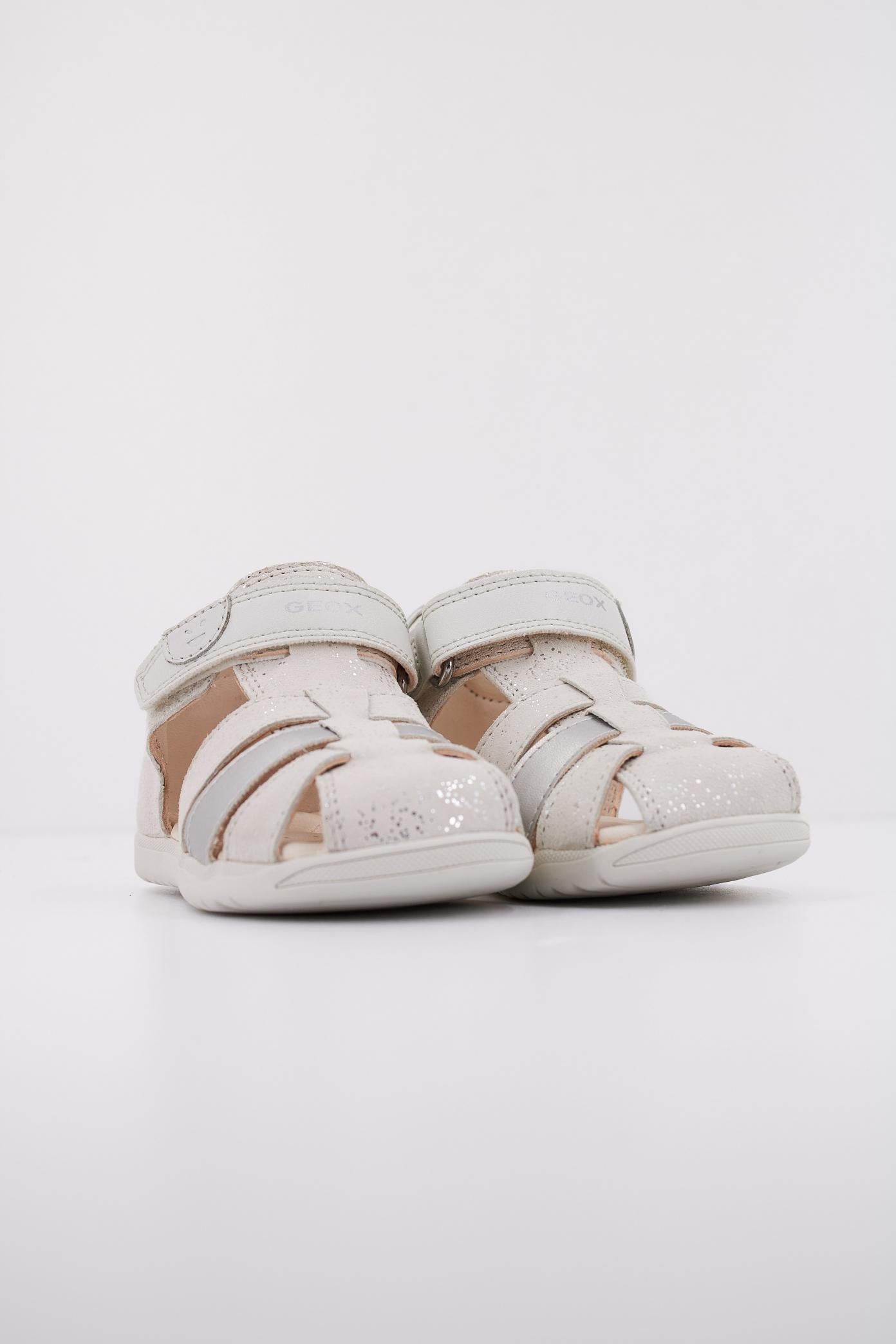 GEOX  B SANDAL MACCHIA GIR en color BEIS  (2)