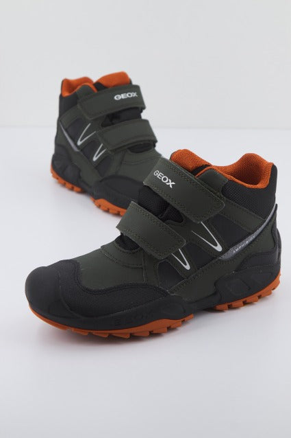 GEOX  J NEW SAVAGE BOY B A en color NEGRO  (1)