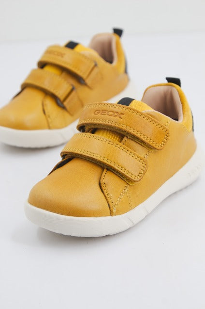 GEOX B HYROO BOY en color AMARILLO  (2)