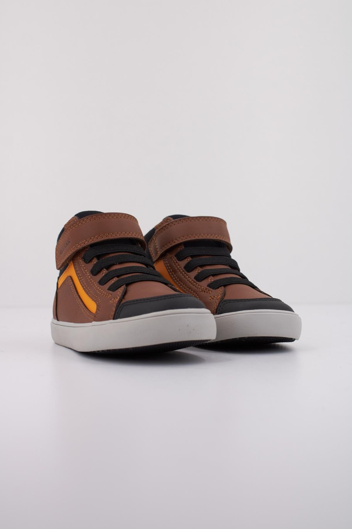 GEOX B GISLI BOY en color MARRON  (2)