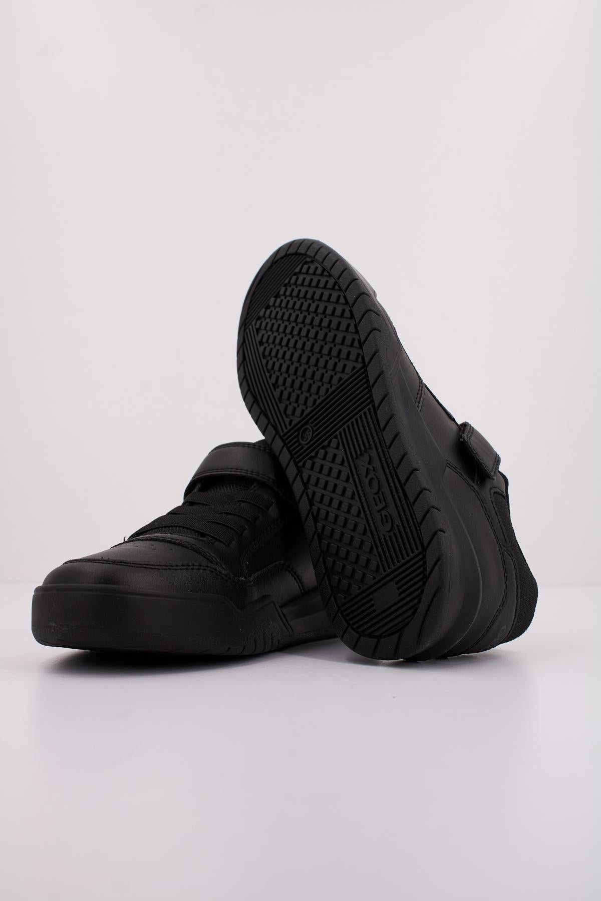 GEOX J PERTH B. en color NEGRO  (5)