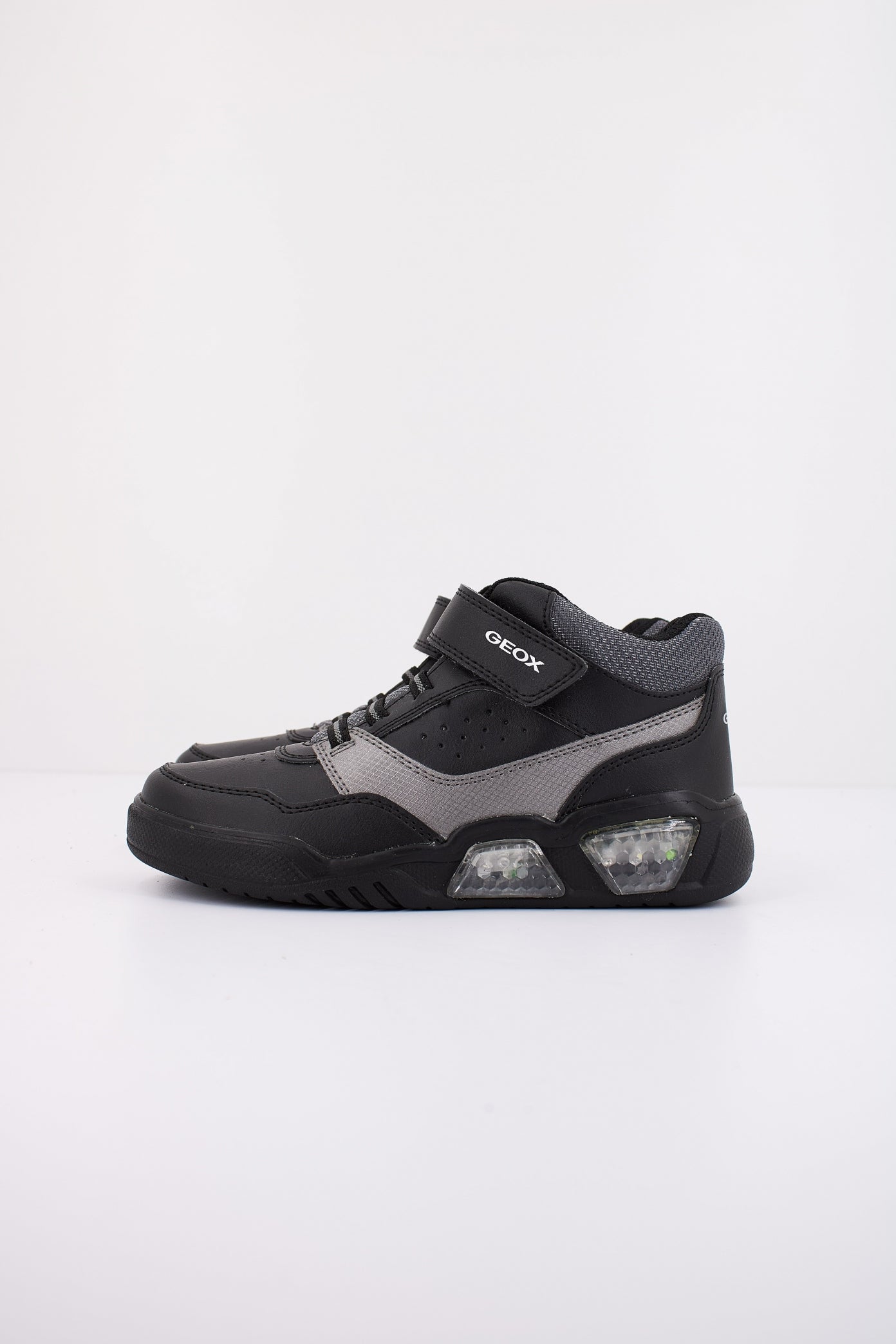GEOX J ILLUMINUS BOY en color NEGRO  (1)