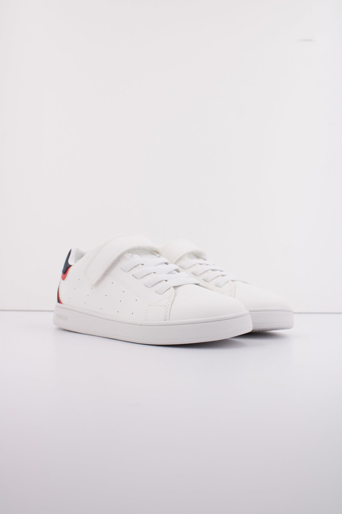 GEOX J ECLYPER BOY en color BLANCO  (2)