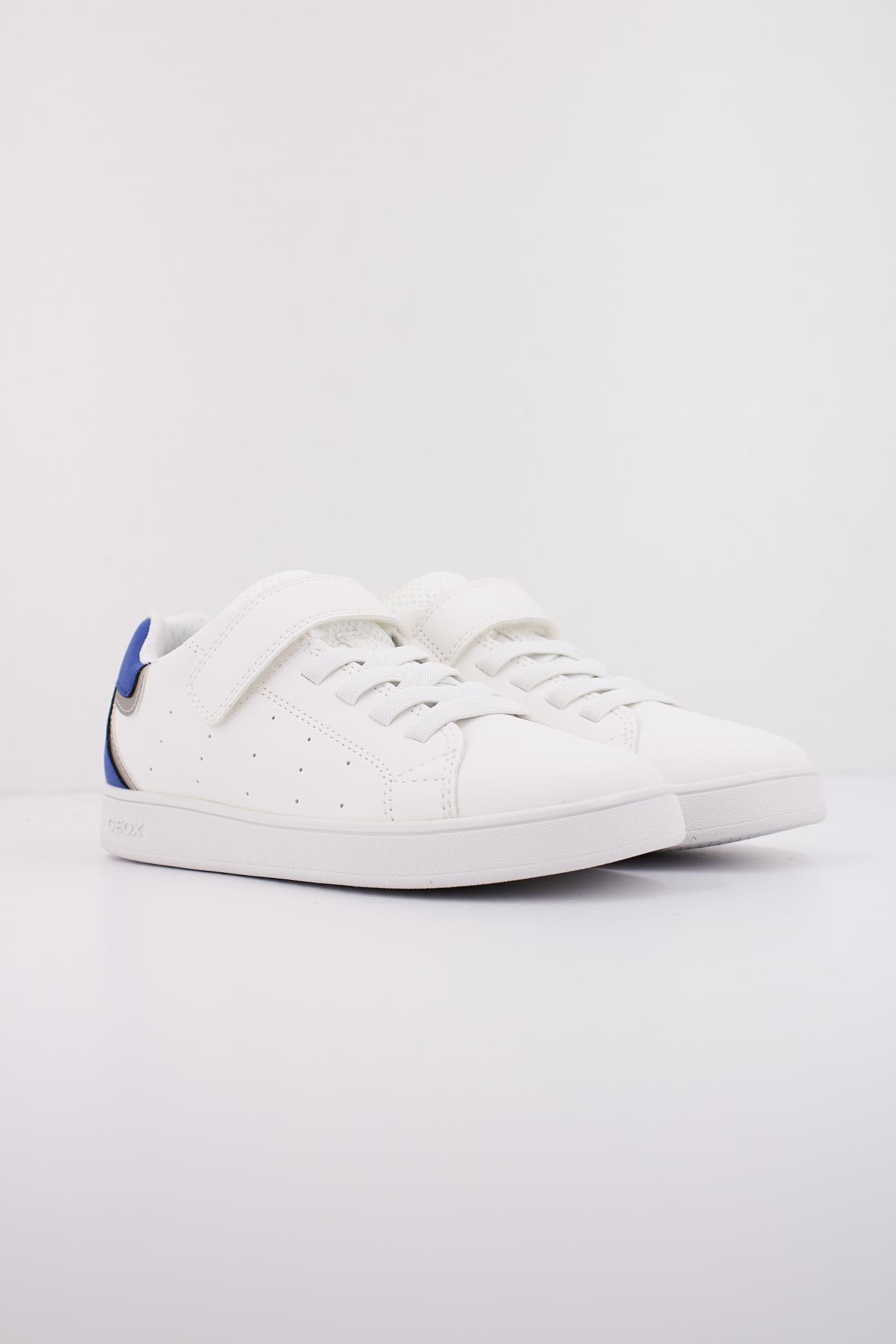 GEOX J ECLYPER BOY en color BLANCO  (2)