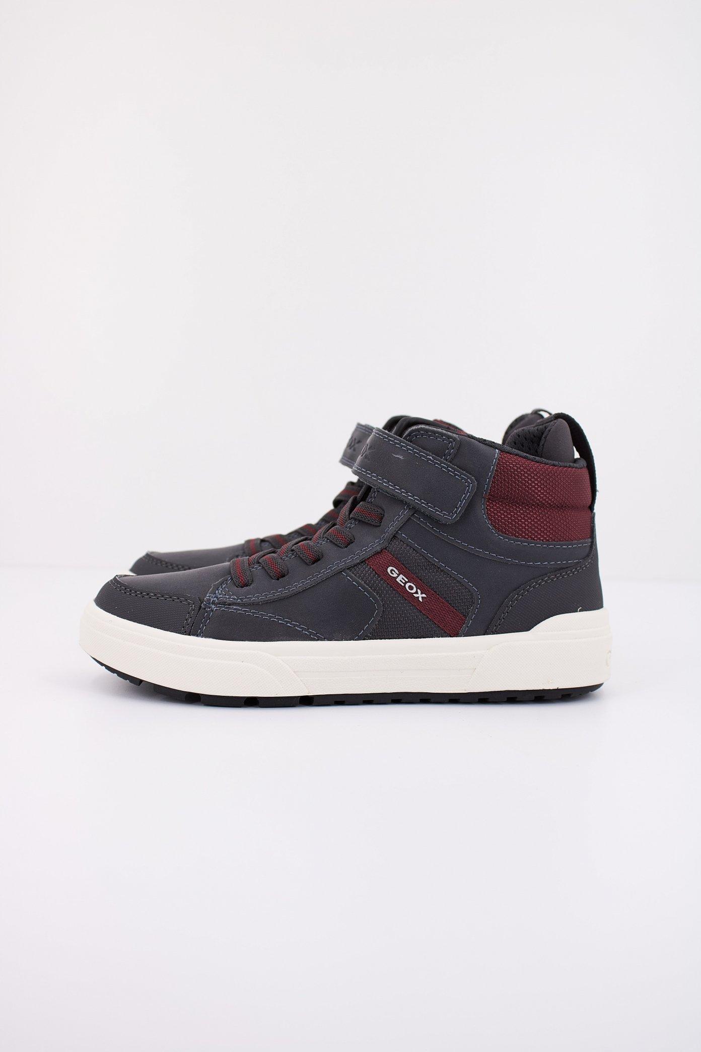 GEOX J WEEMBLE B. A en color GRIS  (1)