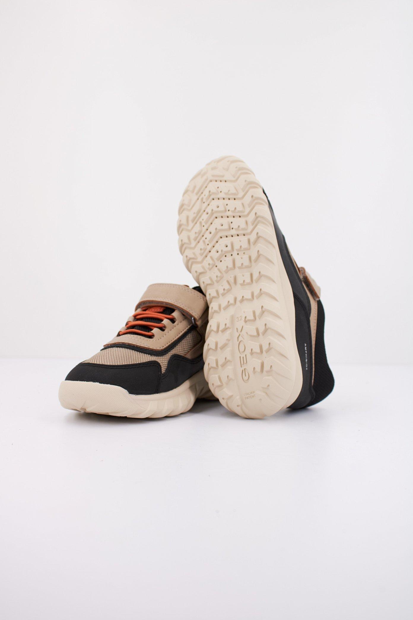 GEOX J SIMBYOS en color MARRON  (5)