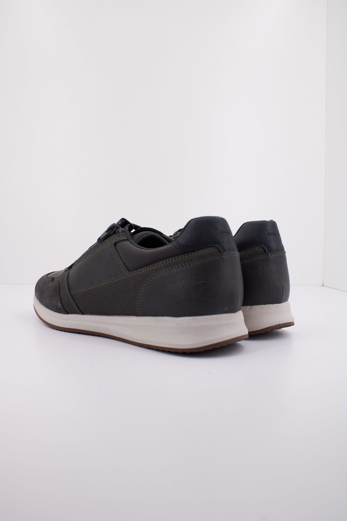 GEOX U AVERY en color GRIS  (4)