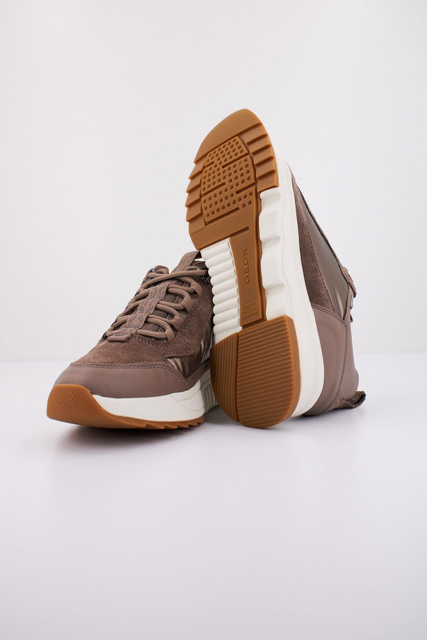 GEOX D FALENA B ABX en color MARRON  (5)