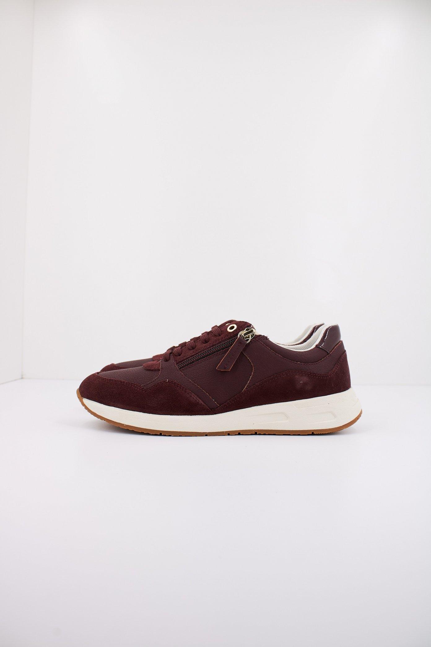GEOX  D BULMYA en color BURDEOS  (1)