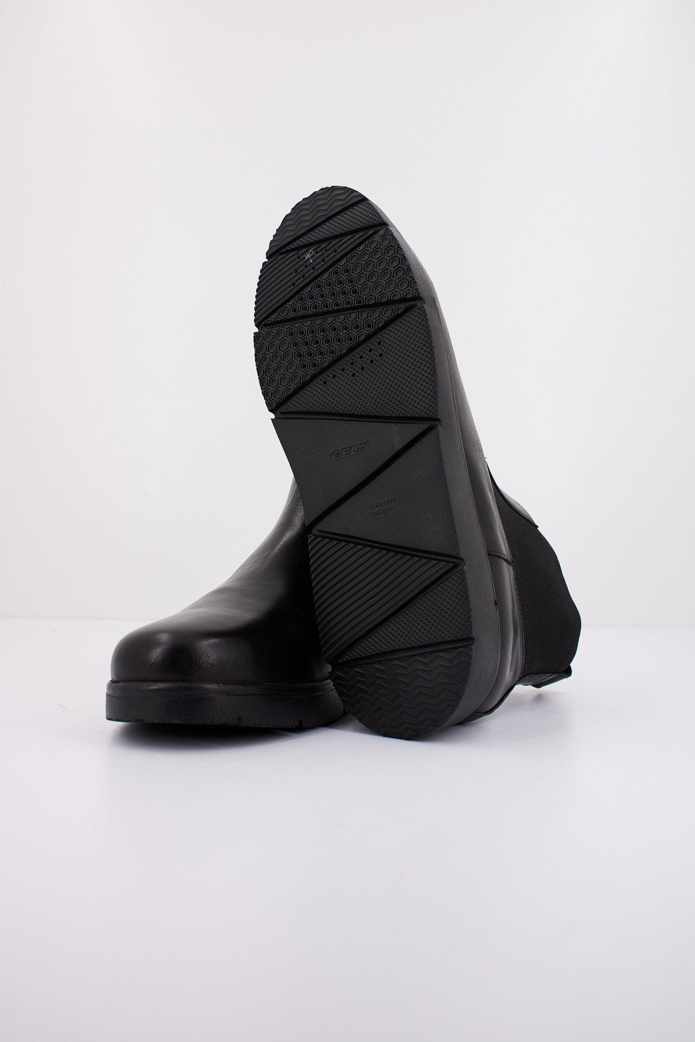 GEOX D ARLARA en color NEGRO  (5)