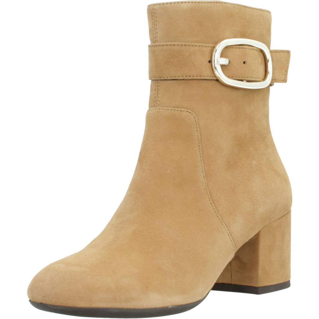 GEOX D ELEANA en color MARRON CLARO  (1)