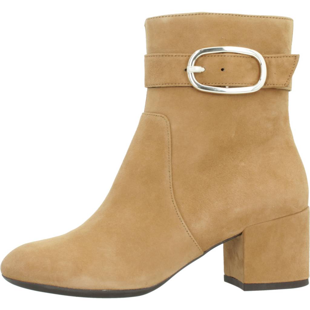 GEOX D ELEANA en color MARRON CLARO  (2)