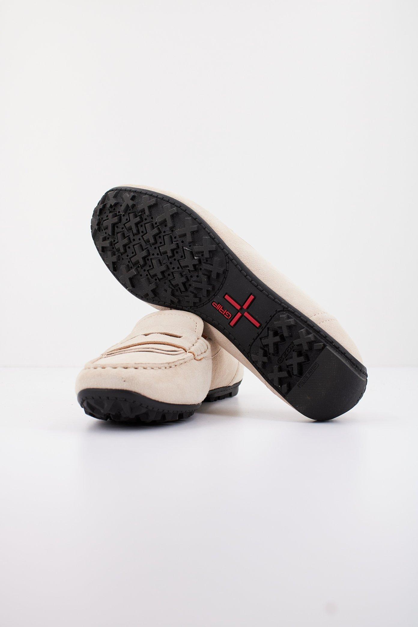 GEOX D KOSMOPOLIS + GRIP en color BEIS  (4)