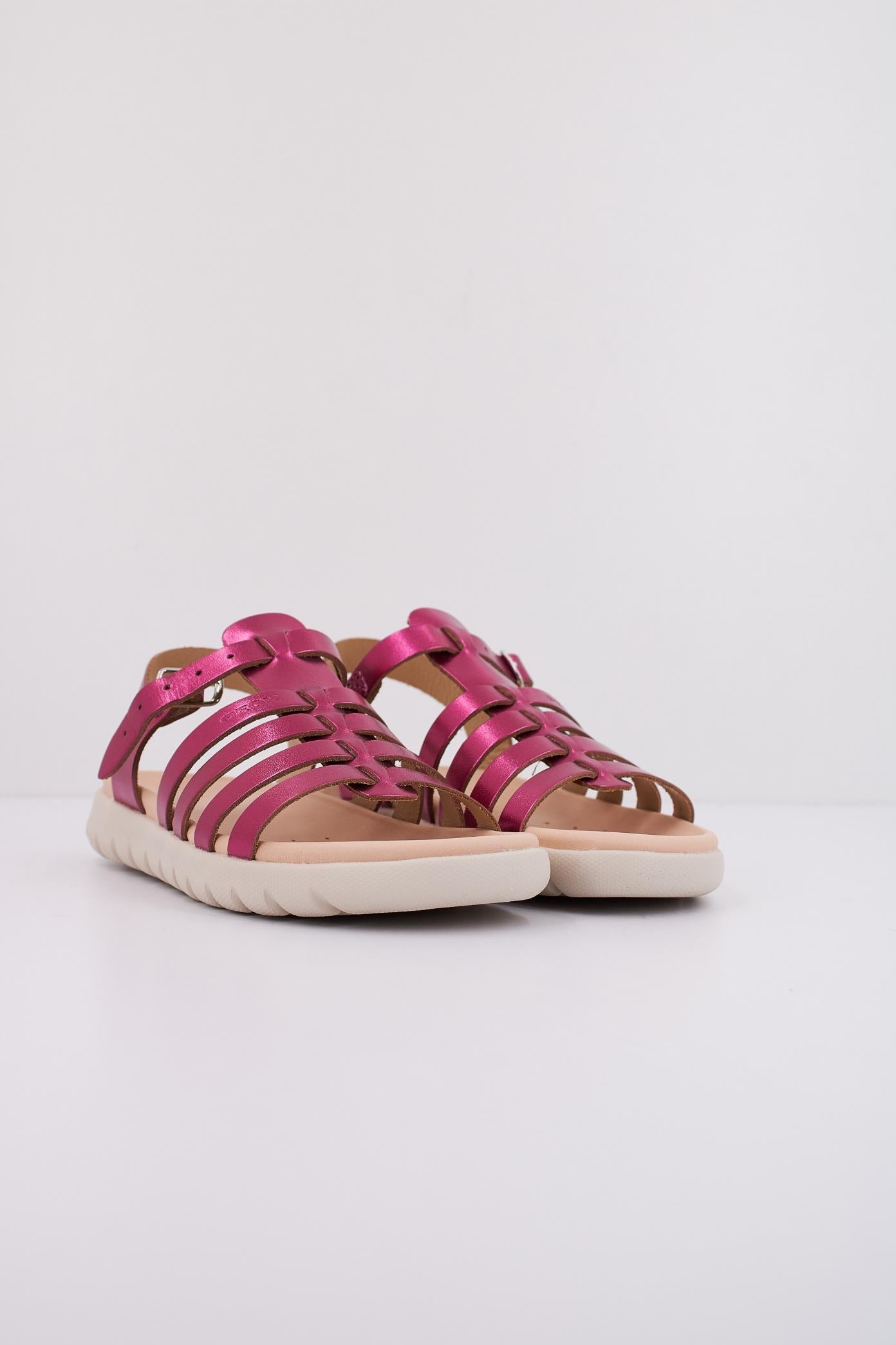 GEOX  J SANDAL SOLEIMA GIR en color ROSA  (2)