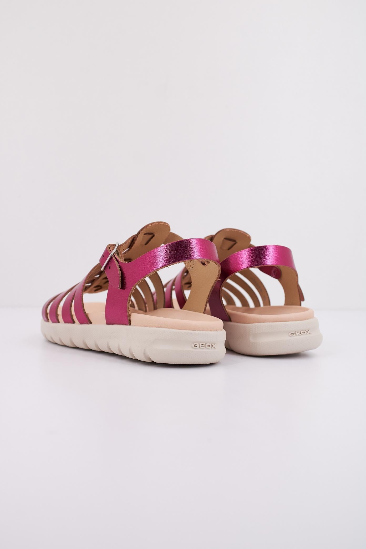 GEOX  J SANDAL SOLEIMA GIR en color ROSA  (4)