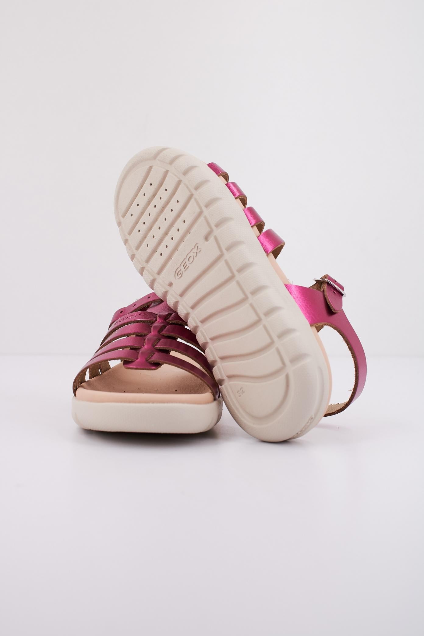 GEOX  J SANDAL SOLEIMA GIR en color ROSA  (5)