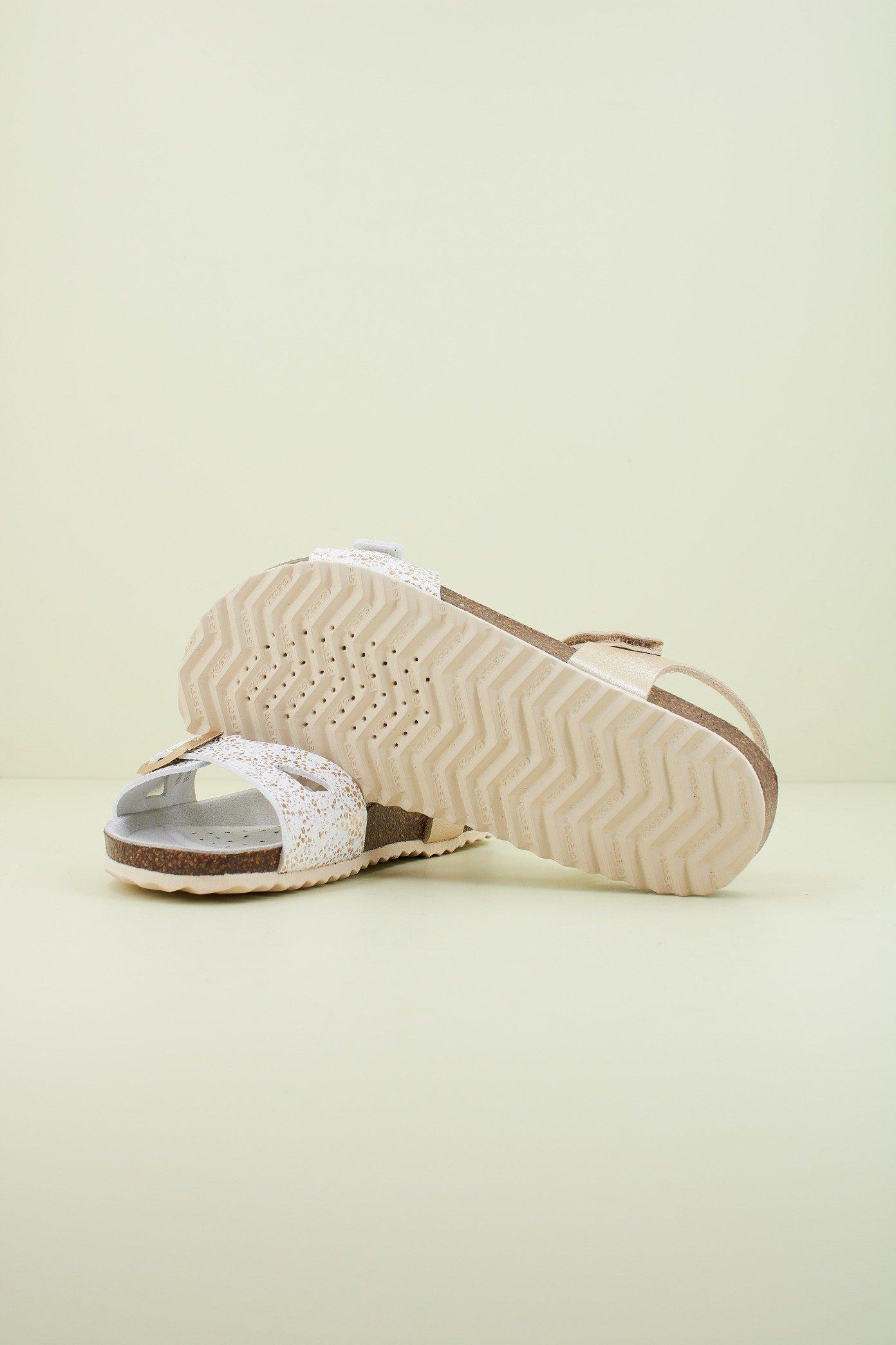 GEOX J ADRIEL G. C en color ORO  (4)